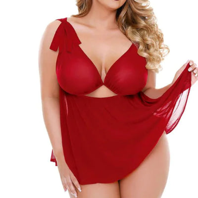 Robe à fines bretelles et ensemble de lingerie sexy