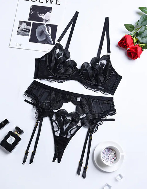 Charger l'image dans la visionneuse de galerie, Ensemble de lingerie femme brodée de dentelle été 2022
