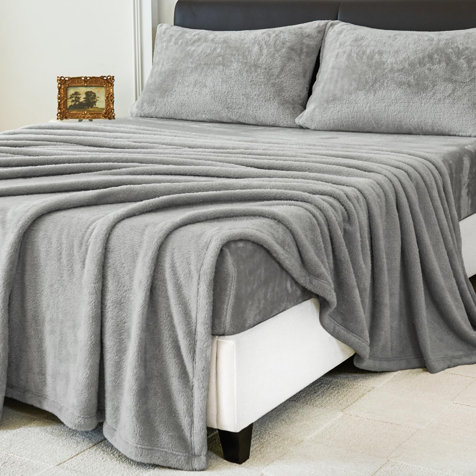 HCORA Faux Fur Full Size Bed Sheets Luxury Soft Fleece Sheets Set Fluffy Plush Velvet Sheets Fuzzy Bedding Sheets for Fall and Winter Cozy Warm No Shedding 4PC Light Grey