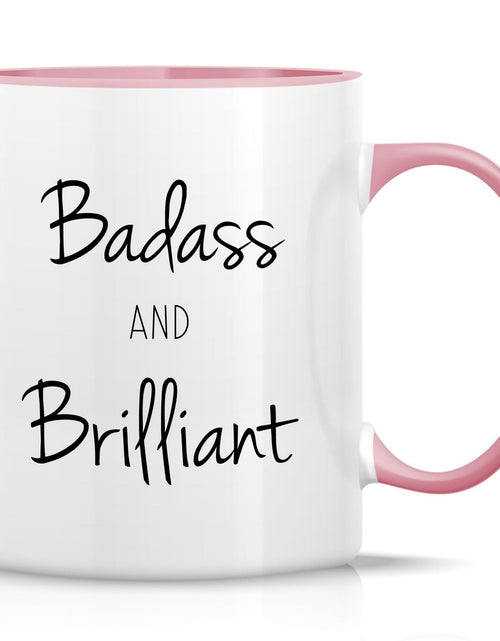 Cargar imagen en el visor de la galería, Taza divertida Retreez - Jefa fuerte e inteligente feminista de 11 oz. Tazas de café de cerámica - Regalos divertidos, sarcásticos, motivacionales e inspiradores para cumpleaños - Taza blanca con asa e interior rosa
