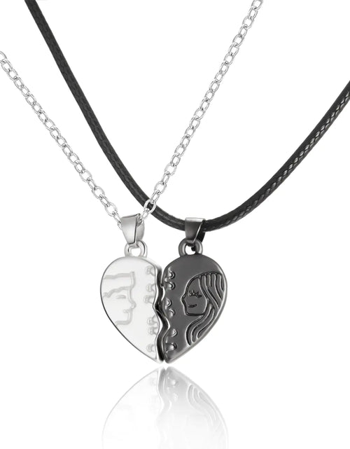 Cargar imagen en el visor de la galería, Juego de collares de pareja de imanes con corazones de moda para hombres y mujeres
