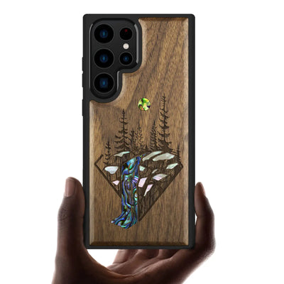 Carveit Funda de Madera para Samsung Galaxy S23 Ultra [Grabado en Madera e Incrustación de Concha] Carcasa de Madera Compatible con Cargadores Inalámbricos Galaxy S23 Ultra (Paisaje de Cataratas-Nogal)