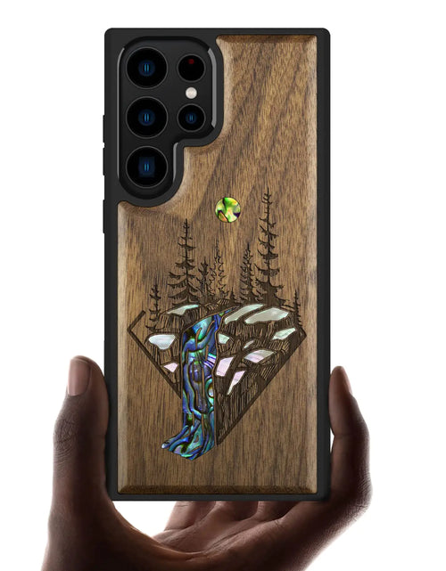 Cargar imagen en el visor de la galería, Carveit Funda de Madera para Samsung Galaxy S23 Ultra [Grabado en Madera e Incrustación de Concha] Carcasa de Madera Compatible con Cargadores Inalámbricos Galaxy S23 Ultra (Paisaje de Cataratas-Nogal)
