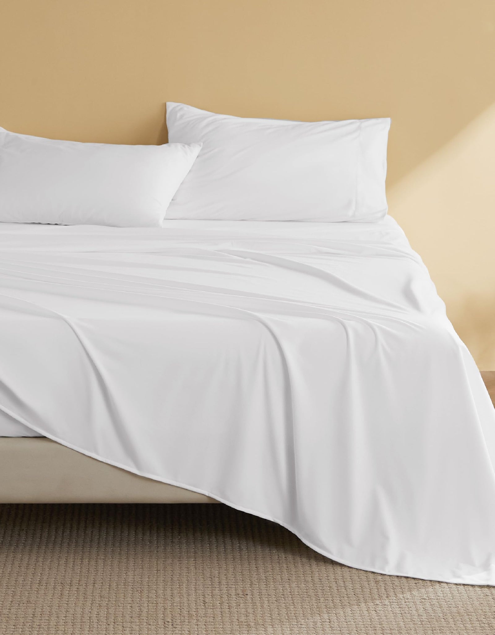 Bedsure Queen Size Polyester Flannel Sheets Warm Soft Fleece Bed Sheets Set with Deep Pockets Breathable Brushed Flannel Bedding White