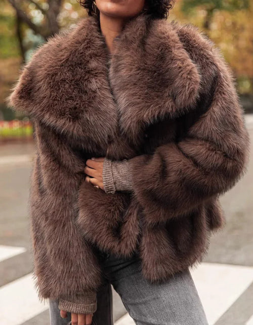 Load image into Gallery viewer, Faux Fur Jacket

