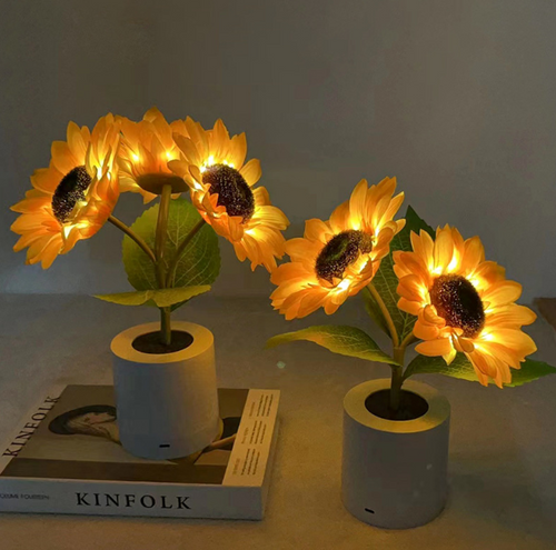Load image into Gallery viewer, Sunflower LED Table Lamp
