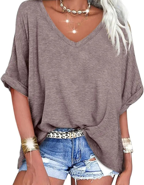 Cargar imagen en el visor de la galería, UNCLECAT Camisetas de mujer con cuello en V, holgadas, de verano, de manga corta, tops casuales
