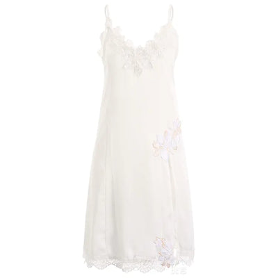 Chemise de nuit en dentelle avec fente latérale