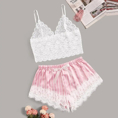 Conjunto de lencería de encaje para un uso seductor en el dormitorio
