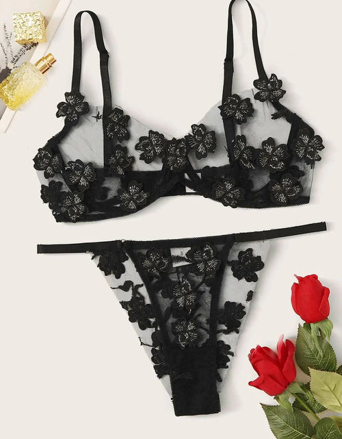 Charger l'image dans la visionneuse de galerie, Ensemble de lingerie florale brodée en dentelle pour femme
