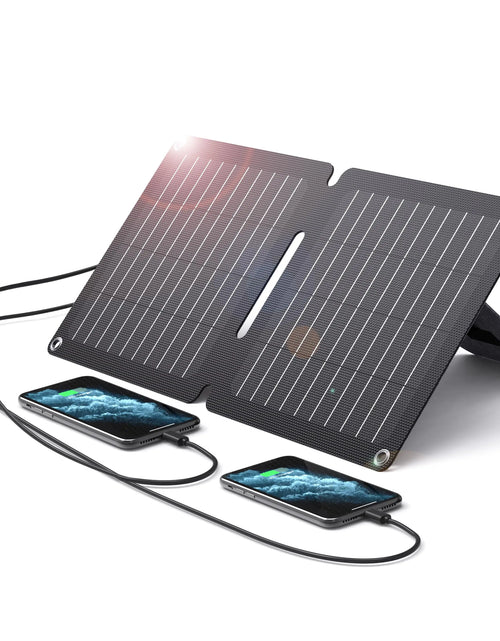 Cargar imagen en el visor de la galería, Cargador de Panel Solar BigBlue de 10W ETFE con USB-A y USB-C SolarPowa 10, Cargador Solar Portátil para Teléfono con Soporte para Acampada, IP65 Impermeable, Compatible con iPhone13/X/8, Tablet, Samsung, LG, etc.
