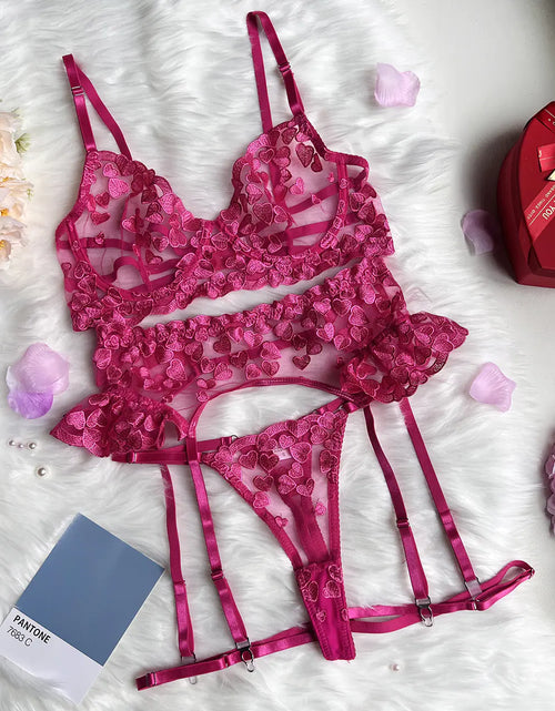 Charger l'image dans la visionneuse de galerie, Ensemble de lingerie brodé DIER Love Heart
