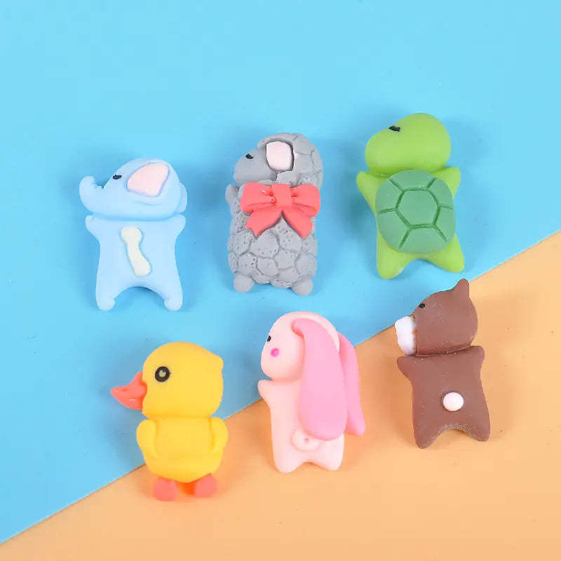 Nouveaux accessoires de décoration de voiture en résine pour animaux de dessin animé pour coques de téléphone DIY