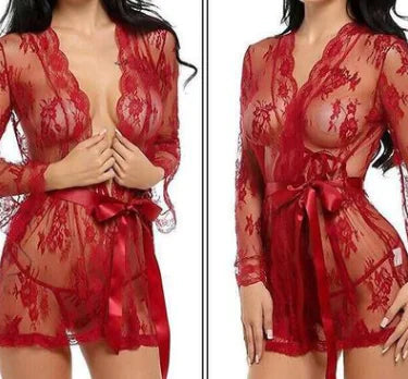 Ensemble de lingerie robe en dentelle et nuisette à bretelles