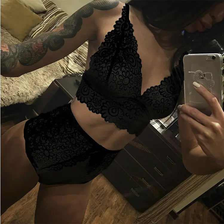 Ensemble de lingerie en dentelle avec motif en maille