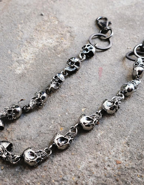 Cargar imagen en el visor de la galería, Cadena de pantalones de calavera de metal
