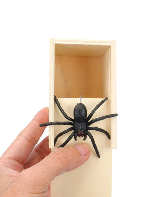 Cargar imagen en el visor de la galería, Trick Spider Funny Scare Box Wooden Hidden Box Quality Prank Wooden Scare Box Fun Game Prank Trick Friend Office Toys
