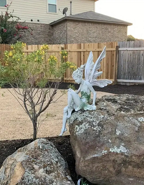 Cargar imagen en el visor de la galería, Estatua de Resina Hada Sentada
