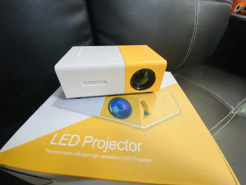 Cargar imagen en el visor de la galería, Miniproyector para el hogar
