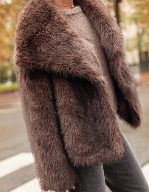 Load image into Gallery viewer, Faux Fur Jacket

