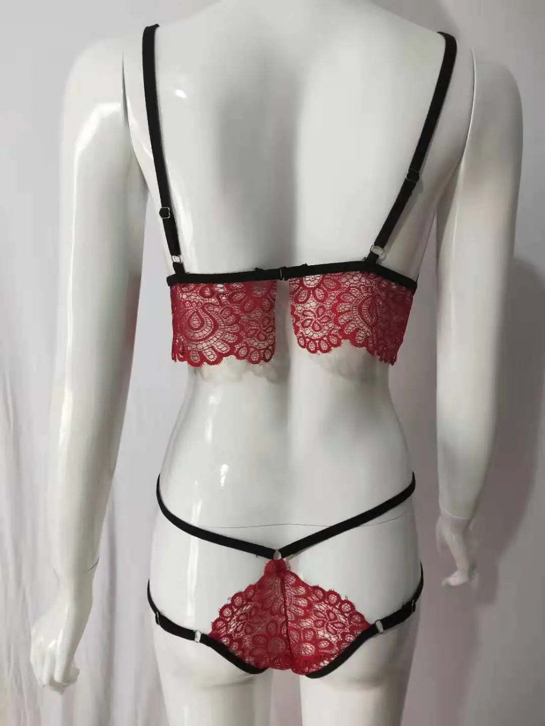 Conjunto de lencería de encaje con diseño de vendaje y pestañas