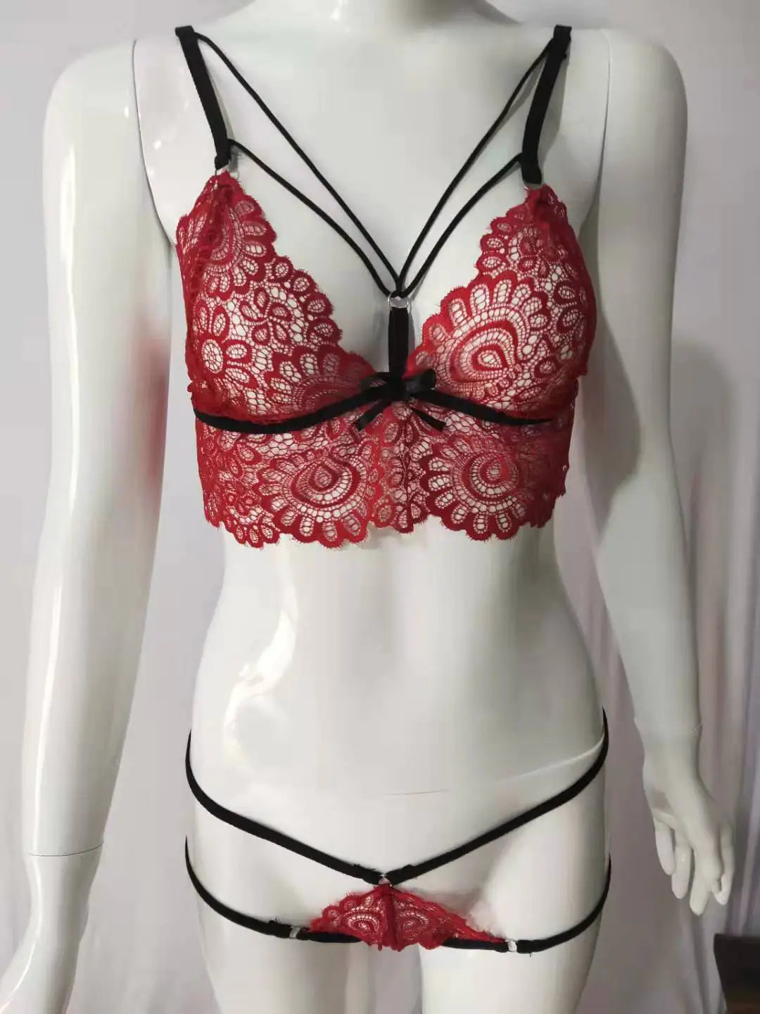 Conjunto de lencería de encaje con diseño de vendaje y pestañas