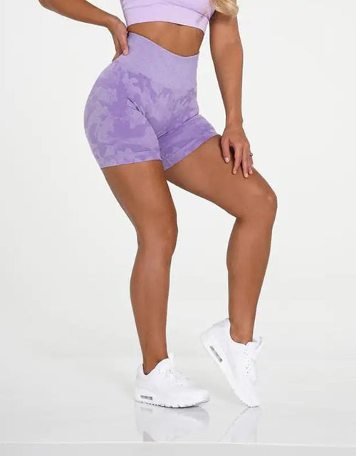 Load image into Gallery viewer, Women&#39;s Camo Jacquard Seamless Gym Shorts
