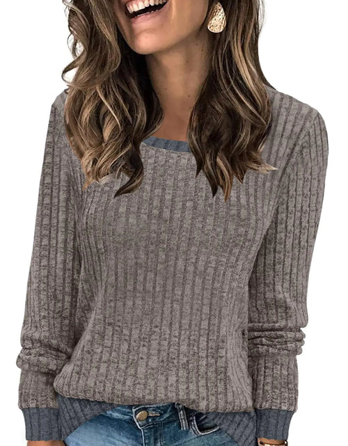 Cargar imagen en el visor de la galería, Leafsay Blusas de punto ligeras de manga larga con cuello redondo y bloques de color para mujer 2024, túnica casual de ajuste holgado (A-MarrónL)
