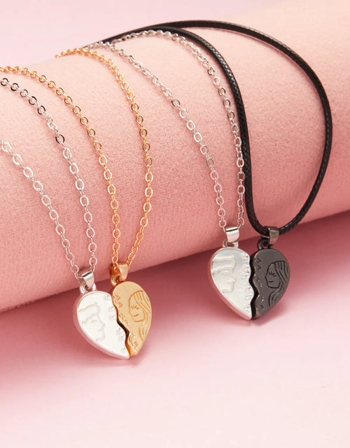 Cargar imagen en el visor de la galería, Juego de collares de pareja de imanes con corazones de moda para hombres y mujeres

