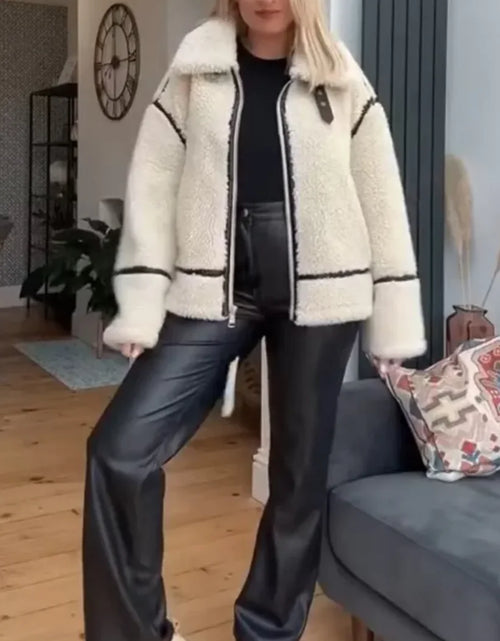 Load image into Gallery viewer, Women&#39;s Patchwork Lambswool Jacket
